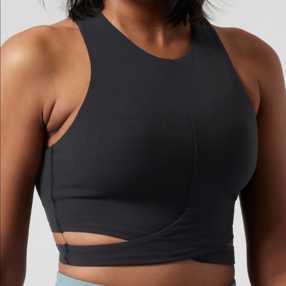 Athleta Conscious Cut Out Crop A-C - Picture 4 of 10
